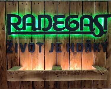 Neon Nápis Radegast 3