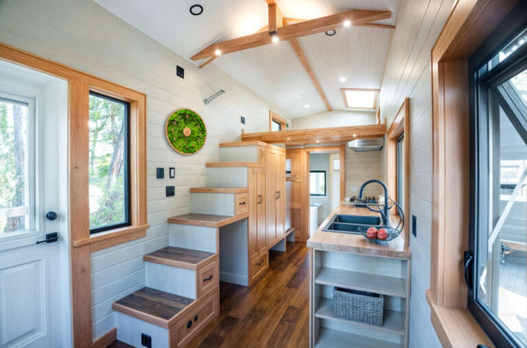 Mechové hodiny - doplněk pro glamping tinyhouse světlá barva